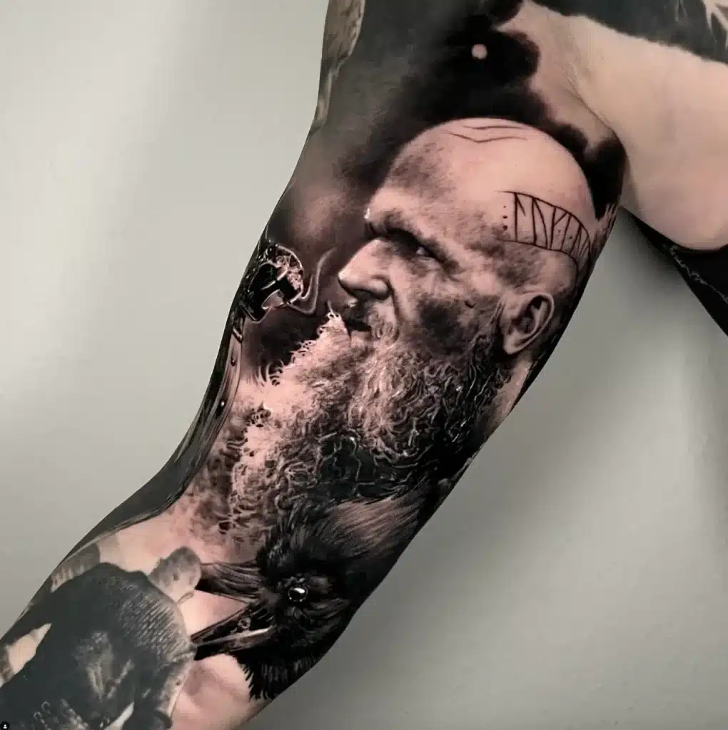 vikinger realistisches tattoo